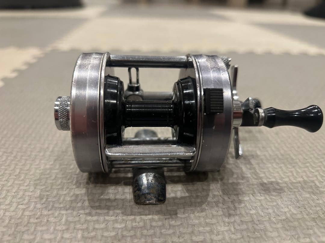 ABU Ambassadeur 2500 C ベイトリール アブガルシア　75年