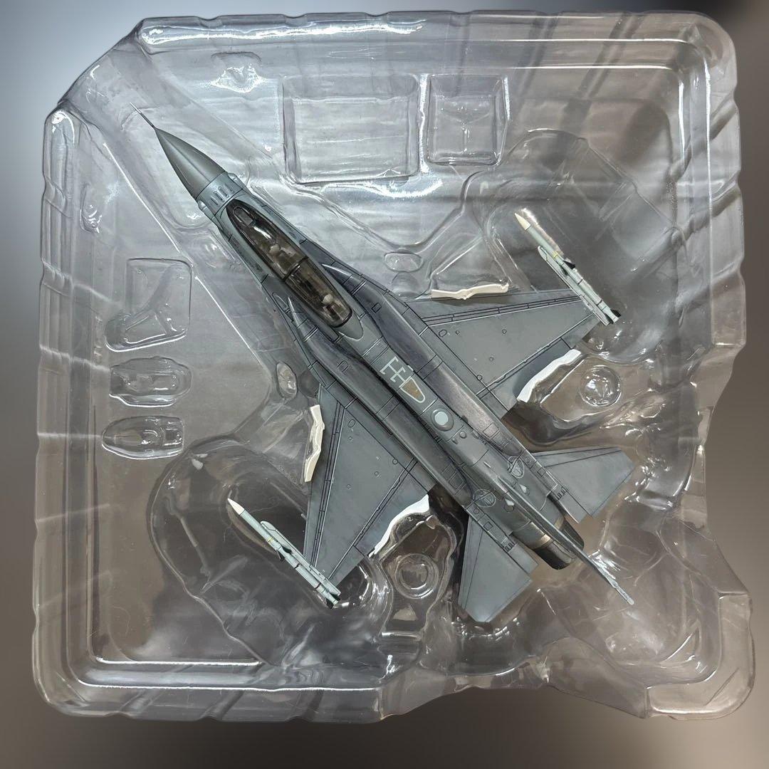ホビーマスター F-16D シンガポール空軍
