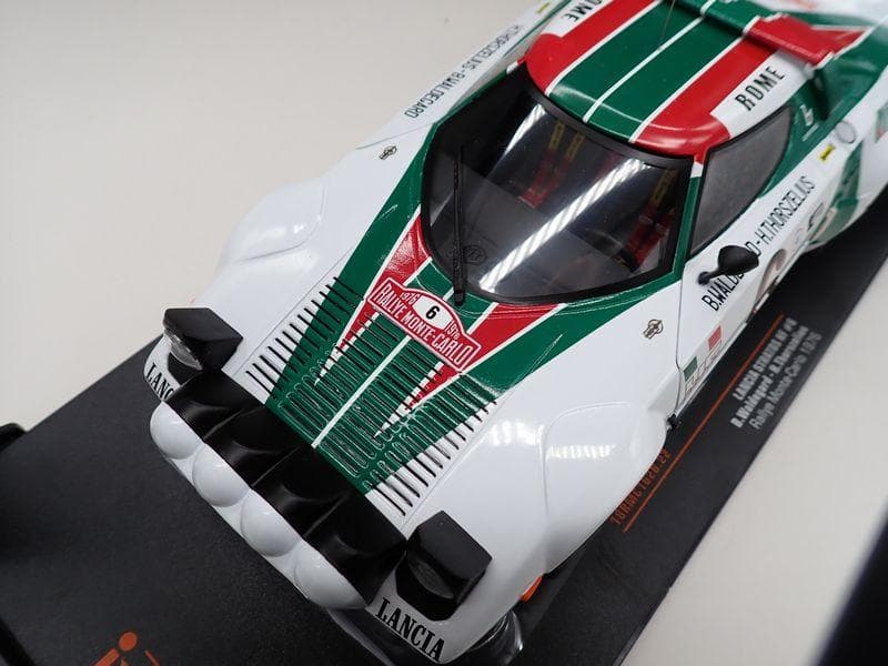 1/18ミニカー ixoランチア・ストラトス HF　イクソ