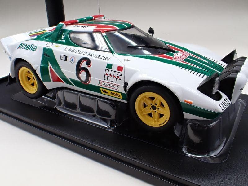 1/18ミニカー ixoランチア・ストラトス HF　イクソ
