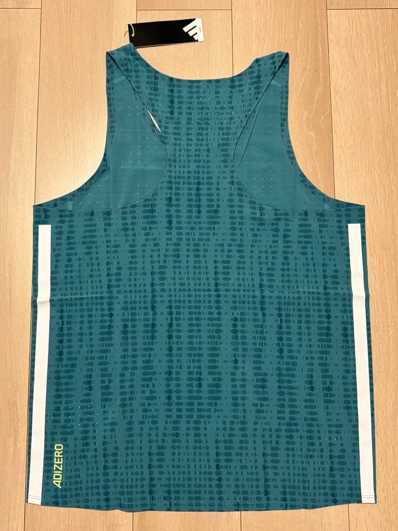 アディゼロ　シングレット　新品・未使用 サイズＬ