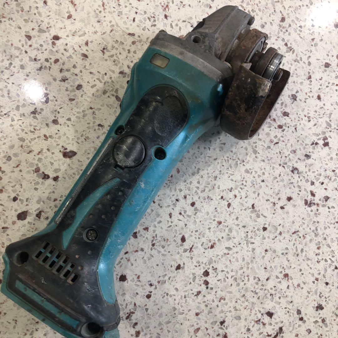 マキタmakita GA400Dディスクグラインダー  サンダー本体のみ