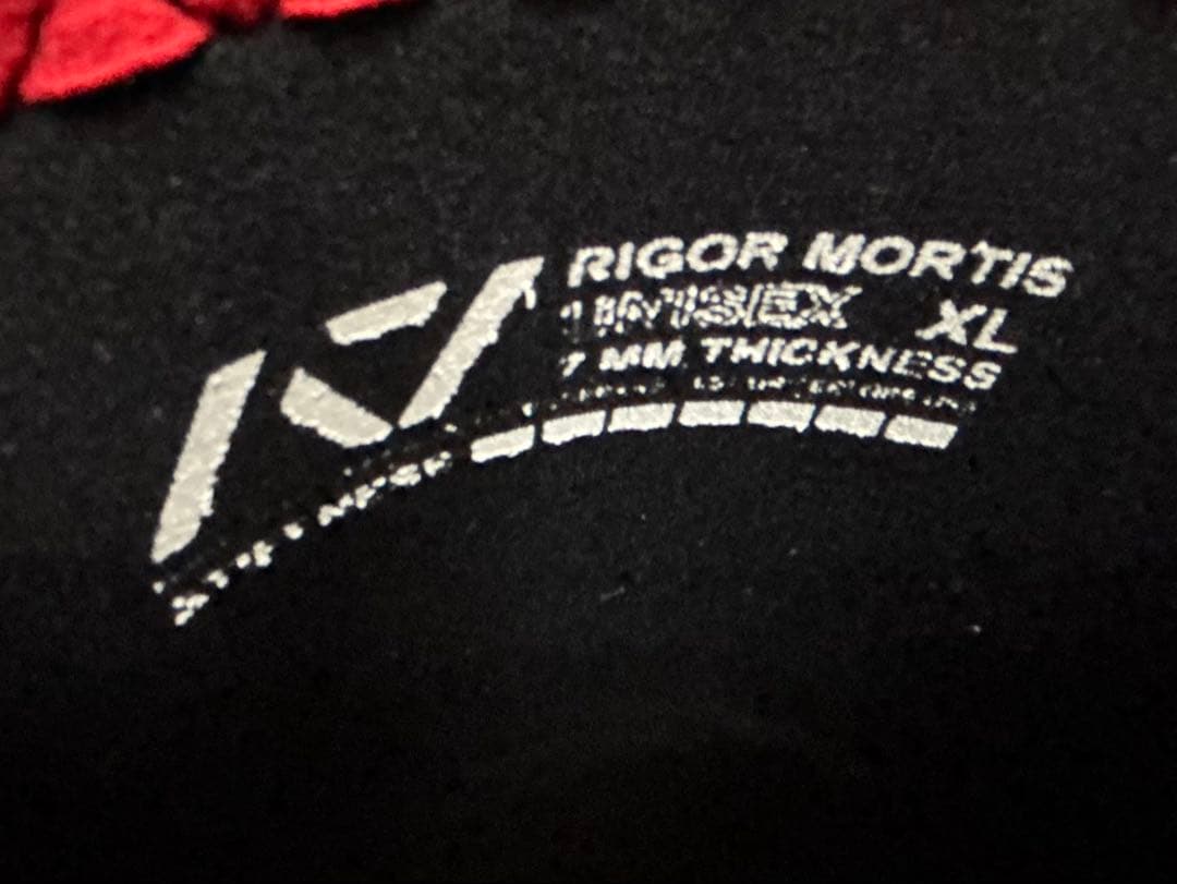 A7 ニースリーブ　RIGOR MORTIS XL RED ZONE