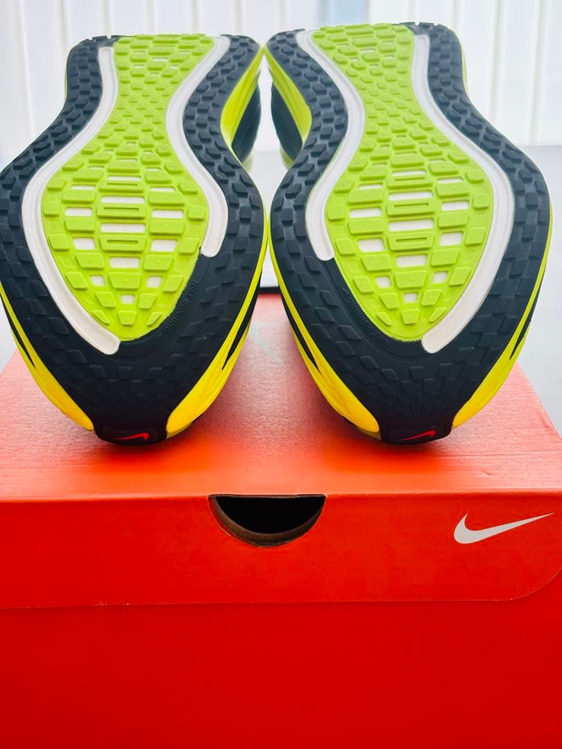 NIKE ボメロプラス ボメロ18 SE 25.5 ZoomX 限定 蛍光 美品