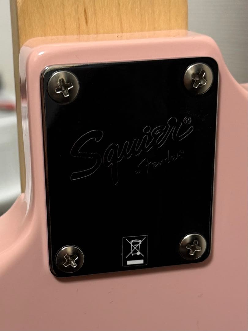 Squier ストラトキャスター ピンク ギターケース付き