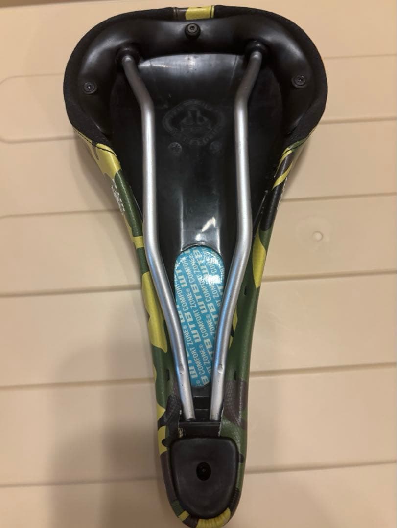 pure V race saddle BL special（camo）