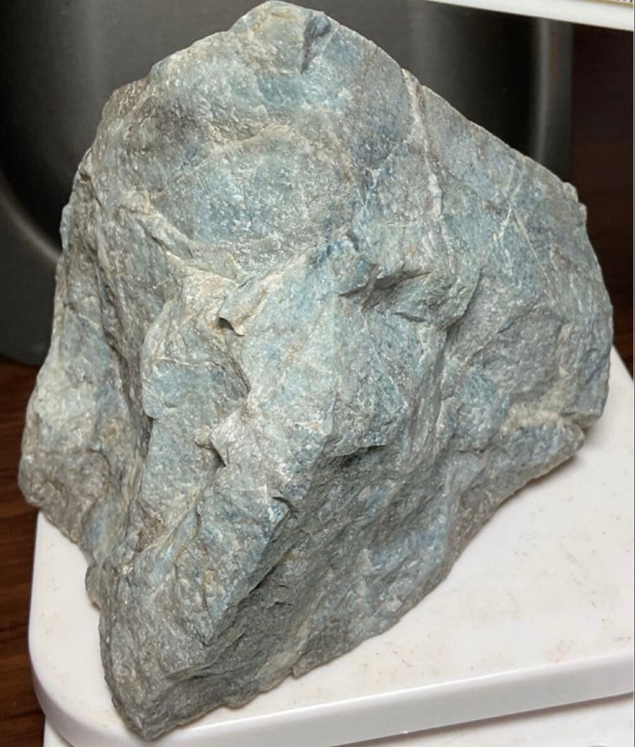 青色　糸魚川翡翠747g ヒスイ　ひすい