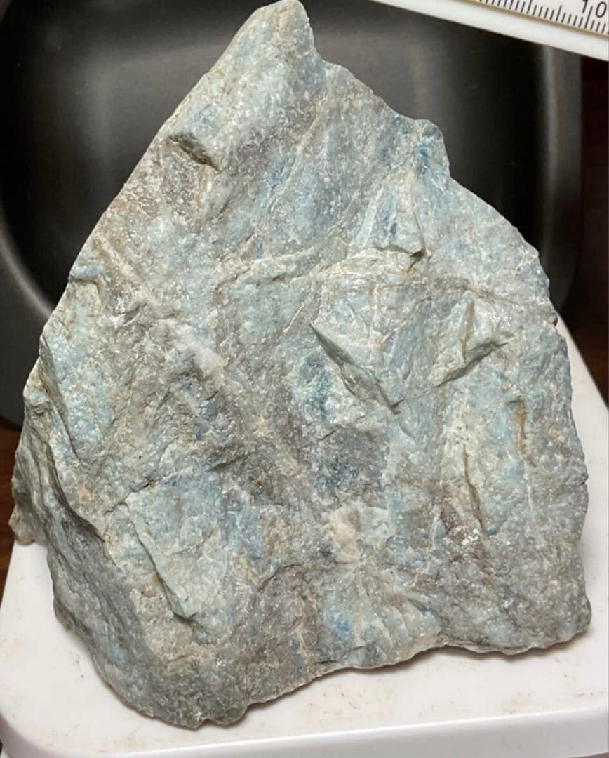 青色　糸魚川翡翠747g ヒスイ　ひすい