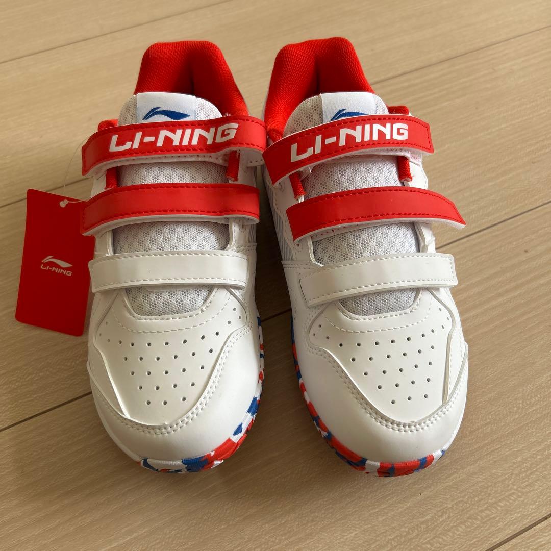 LI-NING バドミントンシューズ ホワイト/レッド