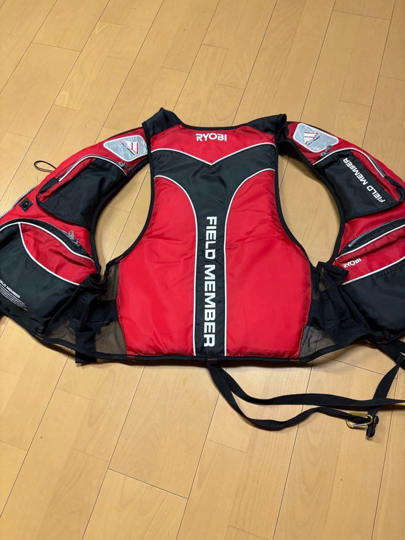 RYOBI フィッシングベスト TK-190 黒/赤