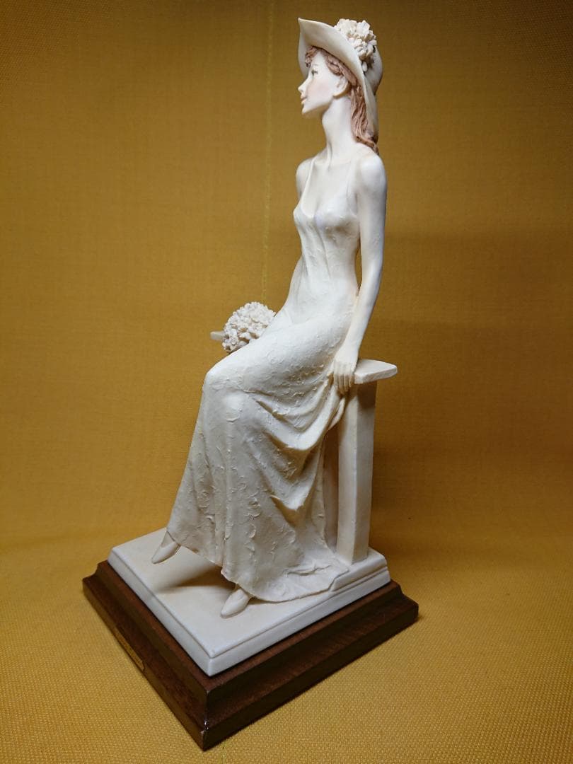 人形　彫像　イタリア　オブジェ　置物　インテリア　工芸品　美術品　A1033