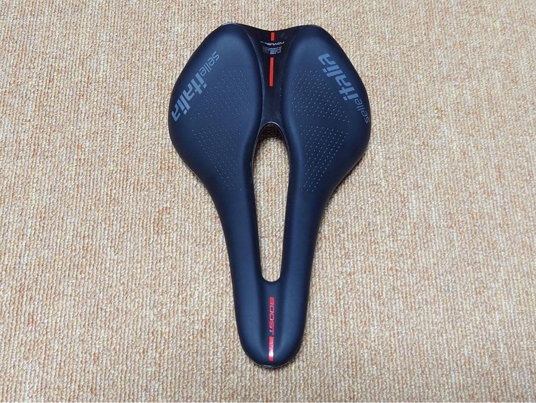 Selle Italia NOVUS BOOST EVO カーボンサドル
