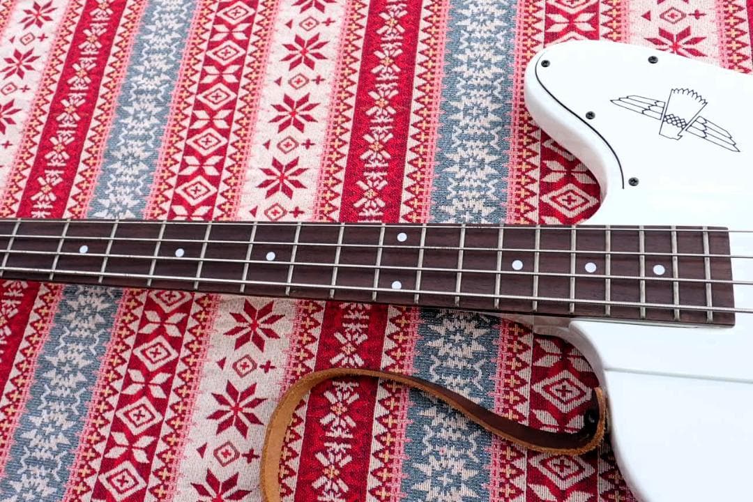 hxm1126 エレキベース Epiphone Thunderbird ホワイト
