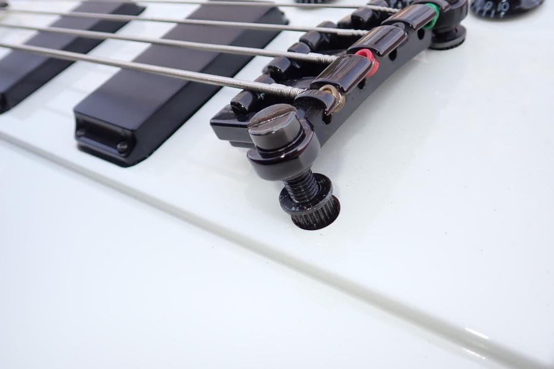 hxm1126 エレキベース Epiphone Thunderbird ホワイト