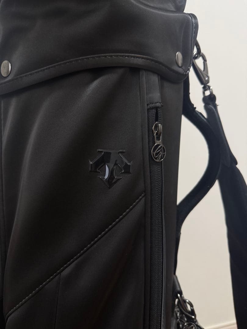 DESCENTE LUXE ゴルフバッグ 黒 合成皮革 黒　キャディバッグ