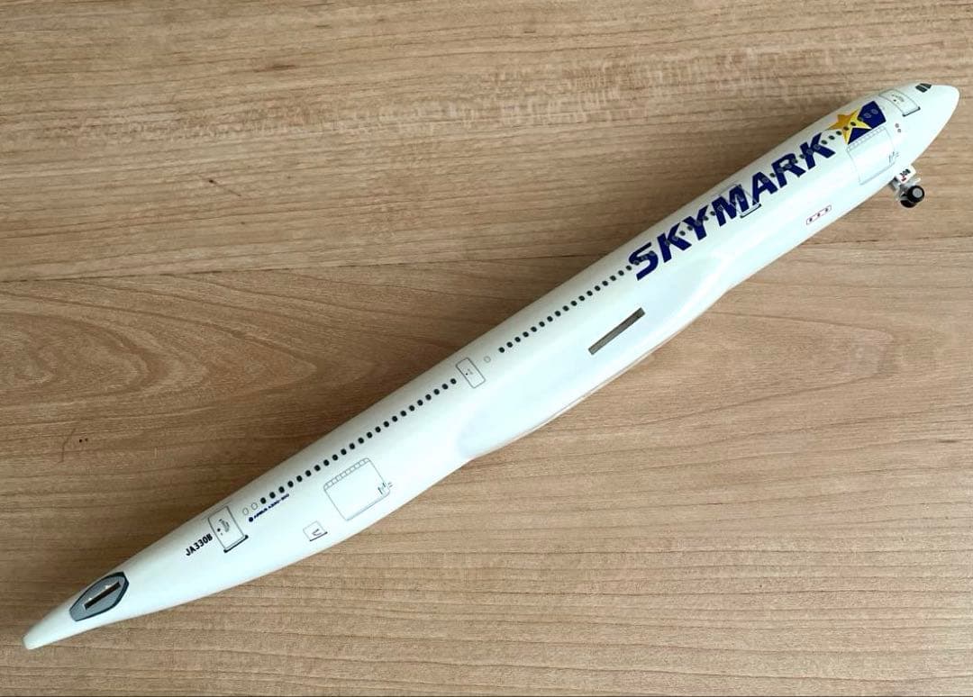 美品　レア　スカイマーク　AIRBUS A330-300 モデルプレーン