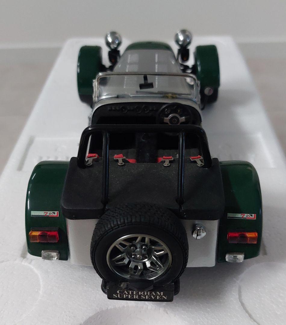 ミニカー Caterham Super Seven Cycle Fender 1:18