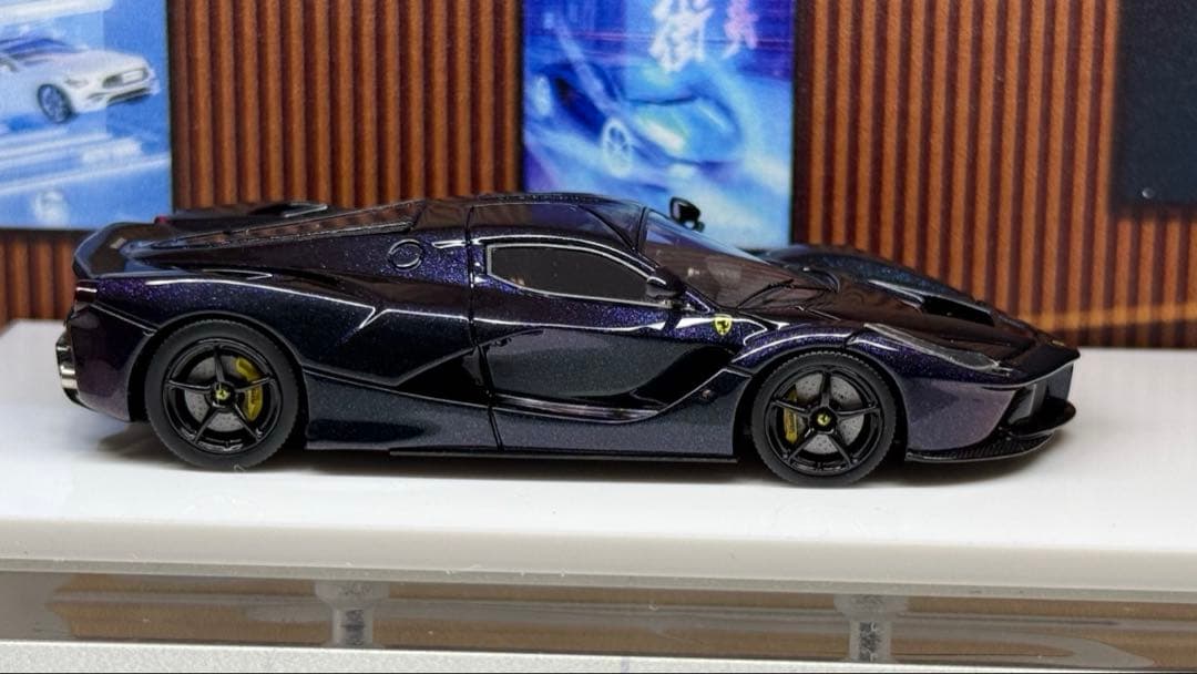 DMH 1/64 ラフェラーリ