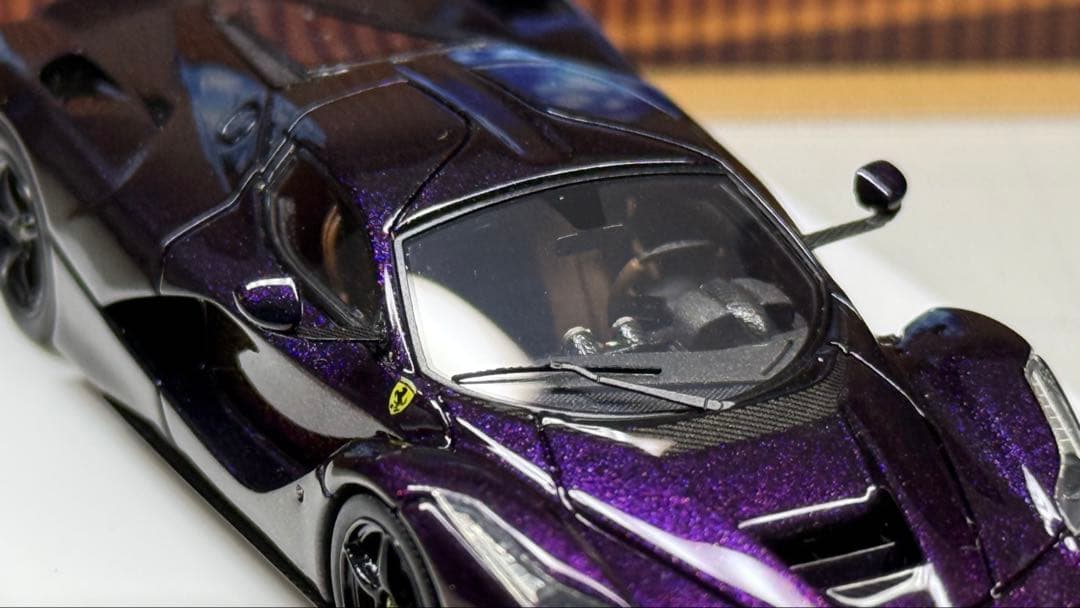 DMH 1/64 ラフェラーリ