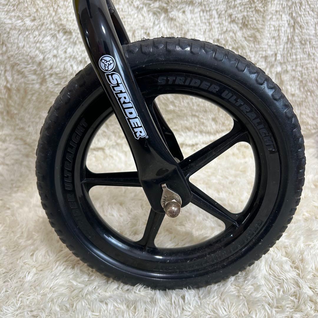 STRIDER SPORTS 12inch ストライダー イエロー　スタンド付き