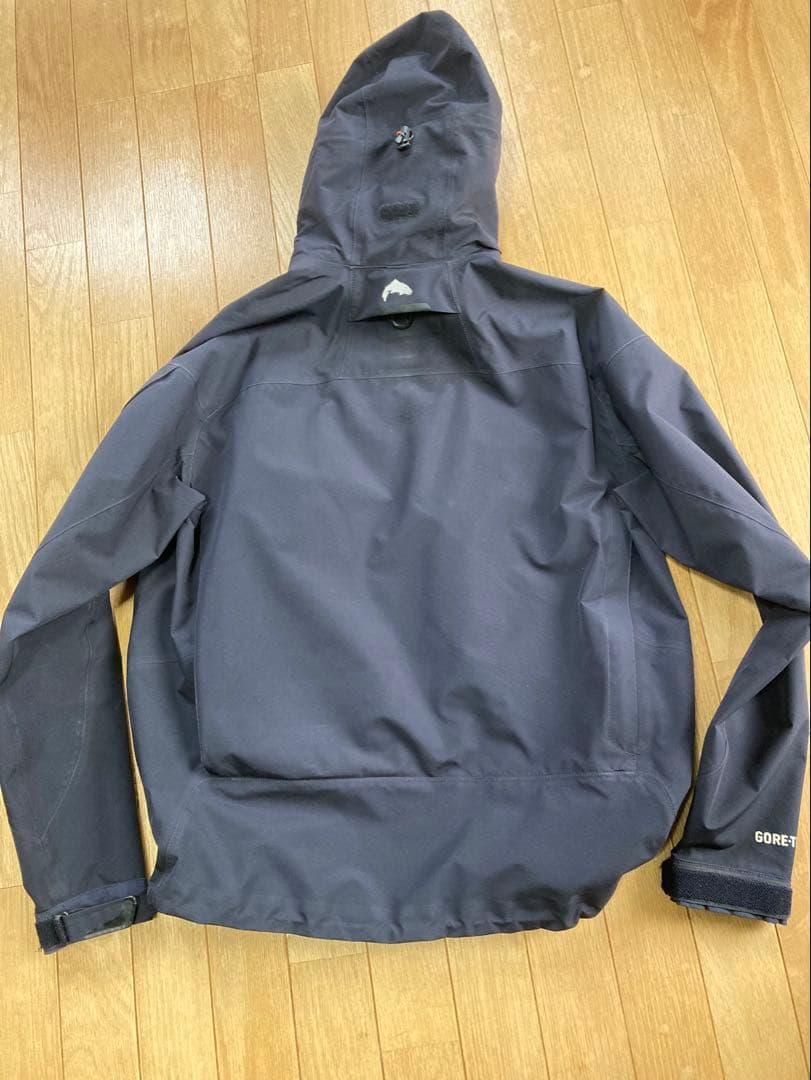 Simms G4ガイド　GORE-TEXジャケット　中古　Mサイズ