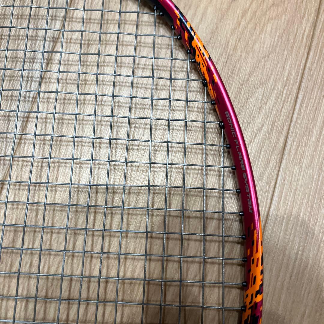 ヨネックス　ナノフレア700 4UG5