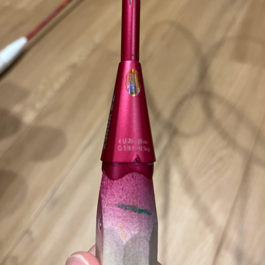 ヨネックス　ナノフレア700 4UG5
