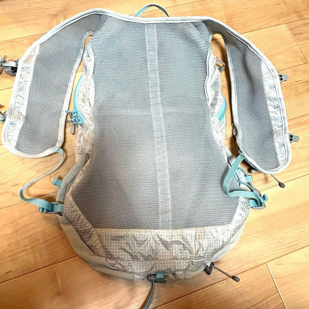 【美品】モンベル クロスランナーパック15 軽量 トレラン 登山