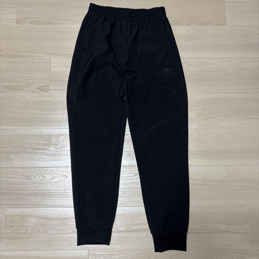 adidas originals トラックパンツ ボンデッド SST