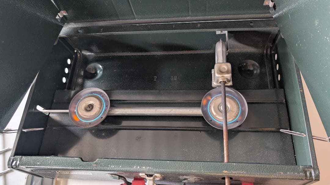 コールマン パワーハウスツーバーナーコンロ　MODEL 413Hキャンプ用品