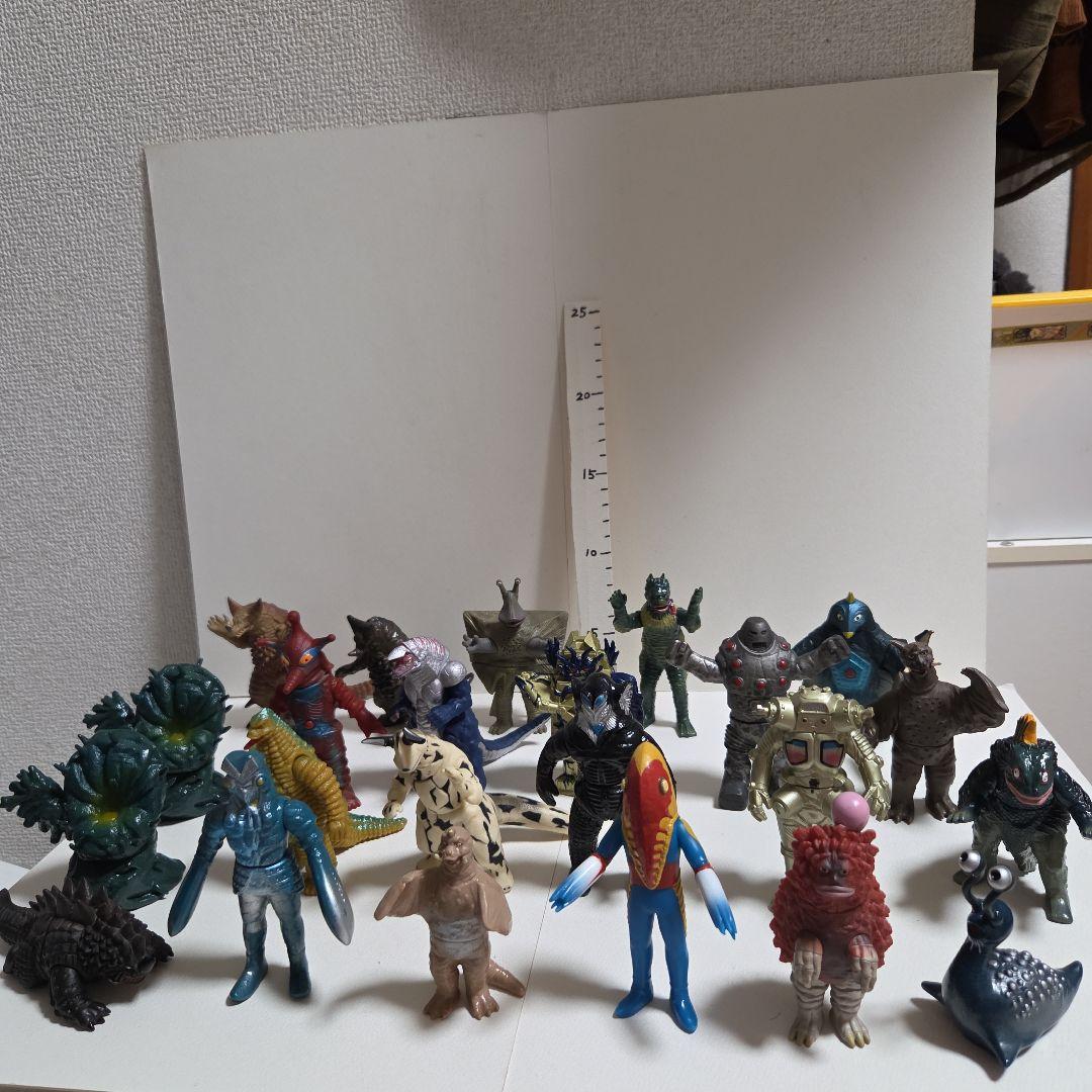ウルトラマン　怪獣フェギュア　ソフビ　　まとめ売り　23体