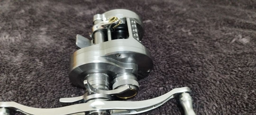 シマノ　カルカッタコンクエスト　BFS HG 左巻き