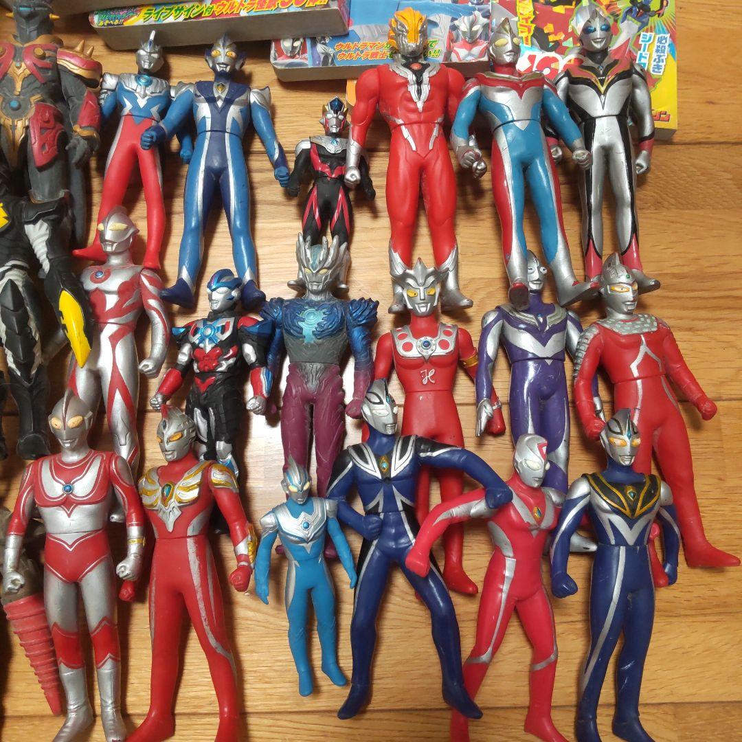 ウルトラマンソフビ 約30体、図鑑セットおまとめ売り