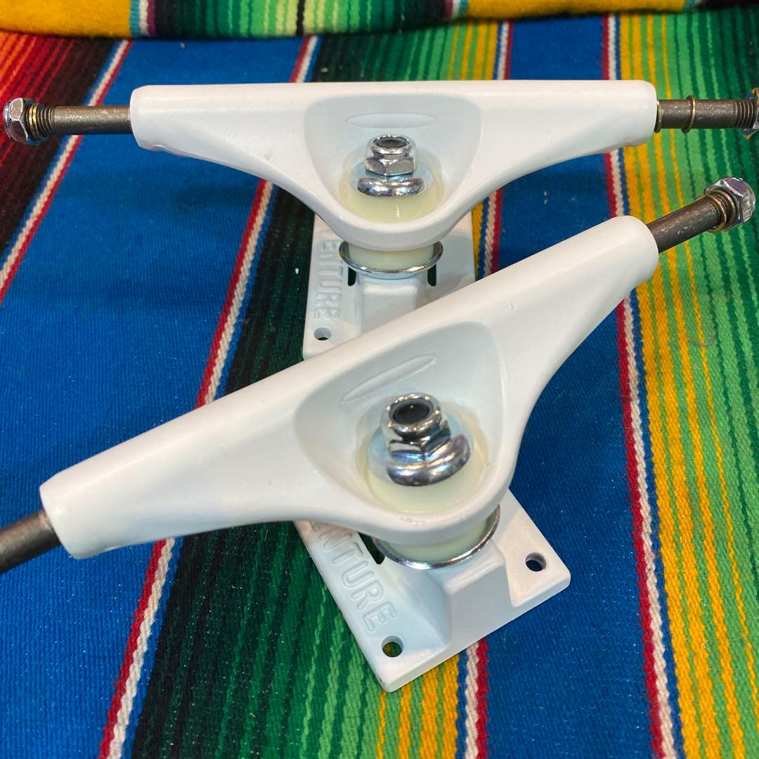 ベンチャー トラック TM WHITE LIGHTNING II 5.6