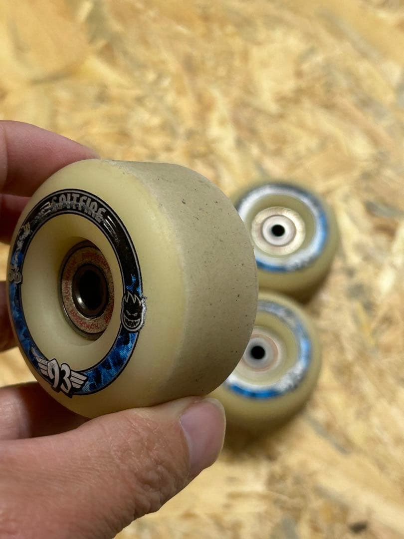 Spitfire 56mm ウィール 93A 4個セット ベアリング付き