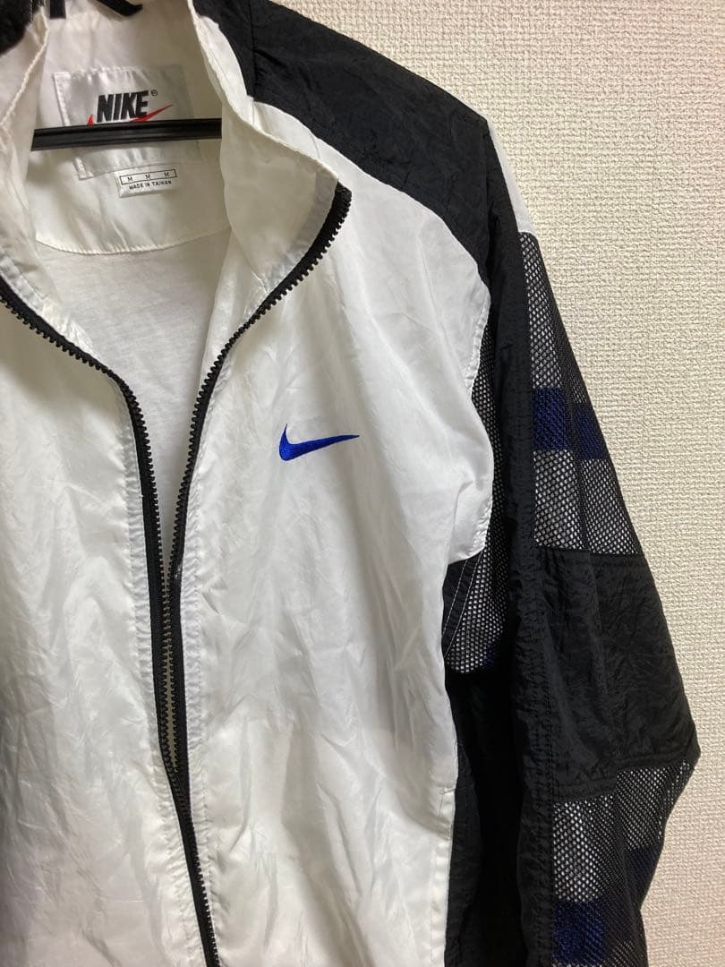 ナイキ