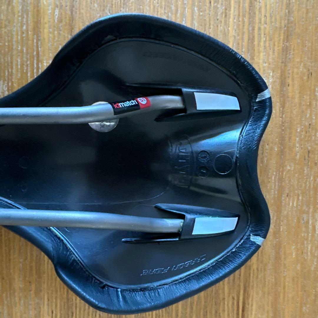 と*き様 Selle Italia SLR サドル ブラック/レッド