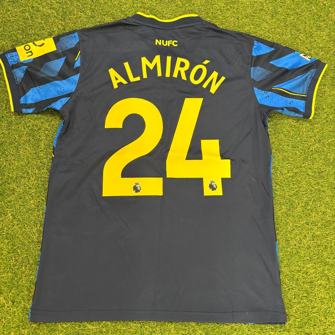【美品】23-24 ニューカッスル 3rd ユニフォーム アルミロン 24番 M