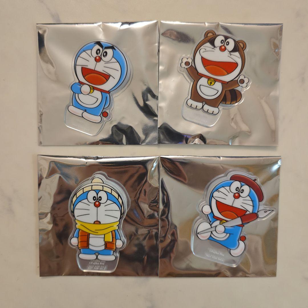 ドラえもん ぬいぐるみキーホルダーとアクリル4種セット