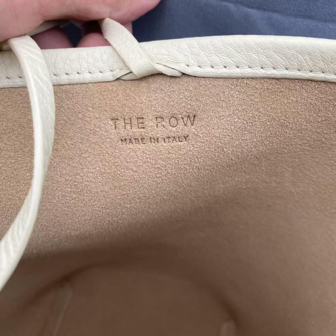 THE ROW ザロウ ミディアム アイボリー