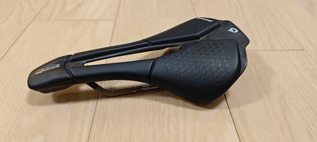 は*る様 プロロゴ　prologo m5 スクラッチ　 サドル　140mm