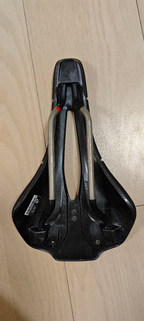 は*る様 プロロゴ　prologo m5 スクラッチ　 サドル　140mm