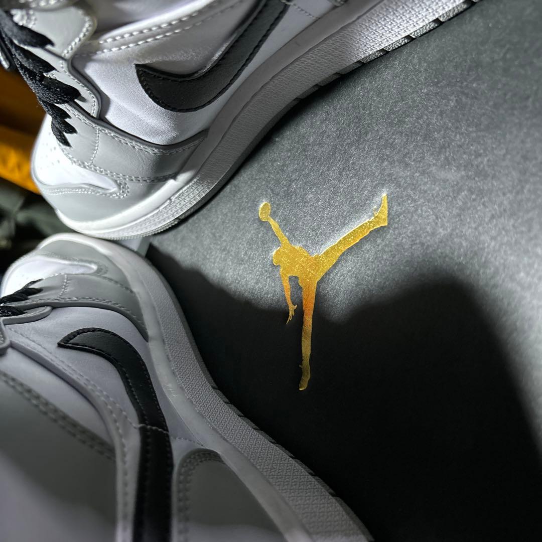 ま*け様 NIKE27センチ