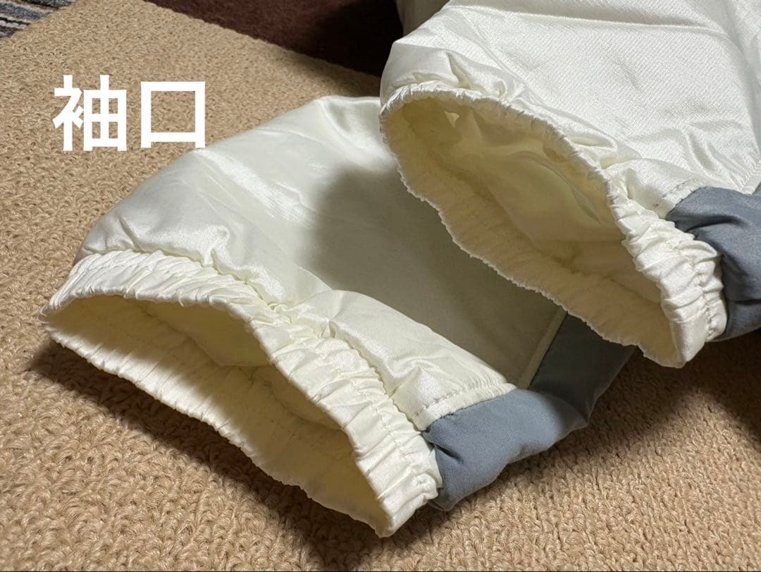 美品 Under Armour 軽量ジャケット ホワイト/グレー/レッド