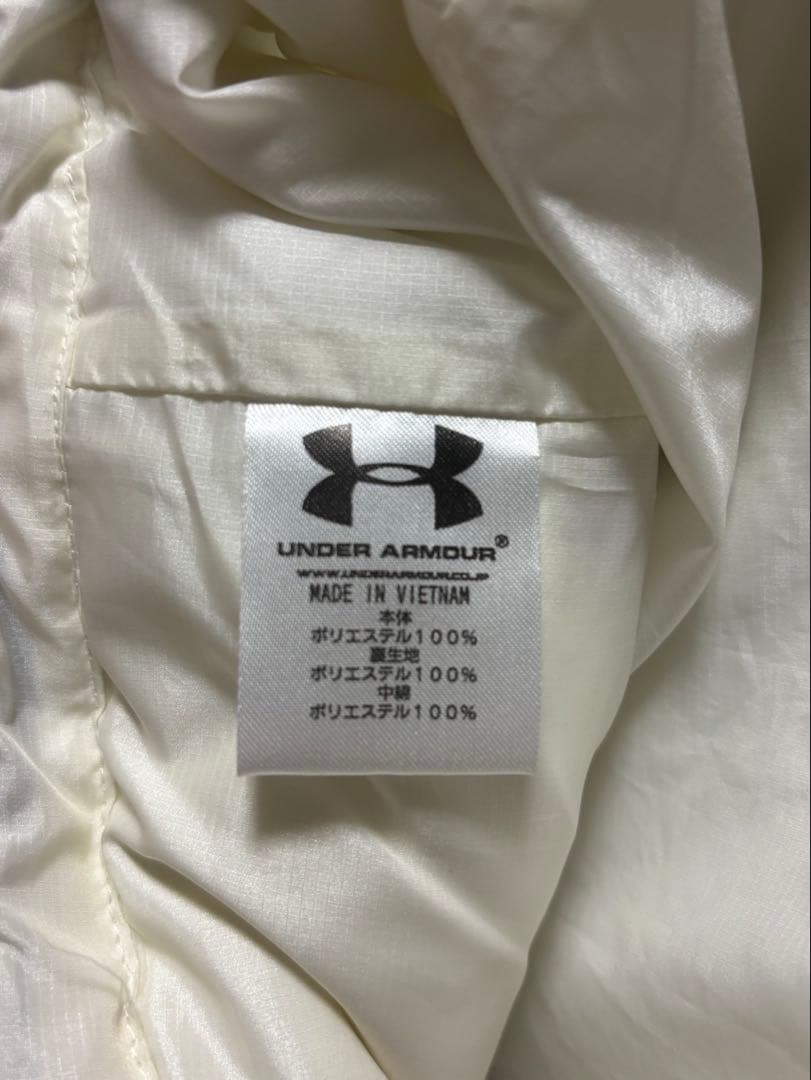 美品 Under Armour 軽量ジャケット ホワイト/グレー/レッド
