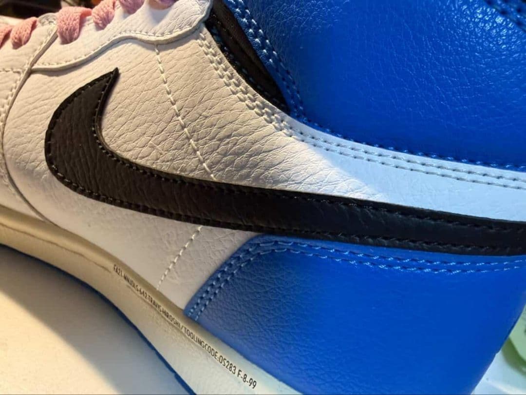 Travis Scott×fragment AJ1 High OG 人気コラボ