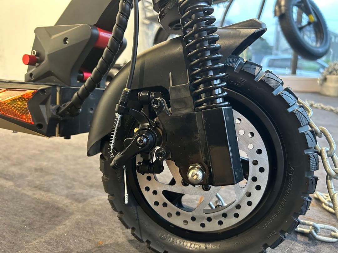 日本製EVスクーター　一台サンドベージュ　サドル付き展示車