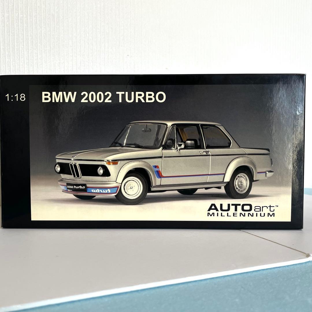 AUTO art 1/18  2002TURBO シルバー (一部破損有り
