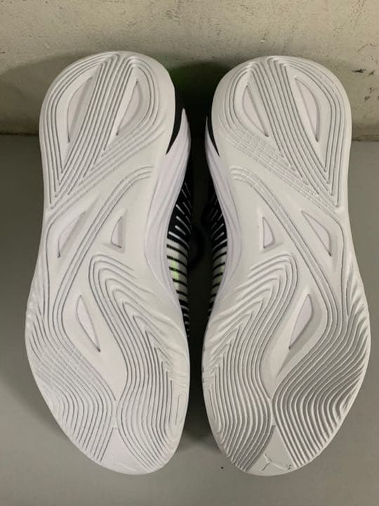 pumaフュージョンニトロ　01カラー　27.5㎝
