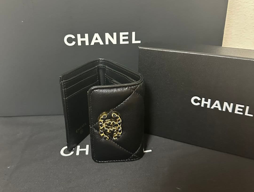 CHANEL ラムスキンレザーコンパクトウオレットブラック新品